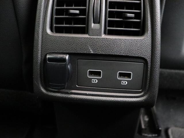 Renault CAPTUR TCe 100pk Intens | Dealer onderhouden | Trekhaak | Parkeersensoren achter | Climate control |