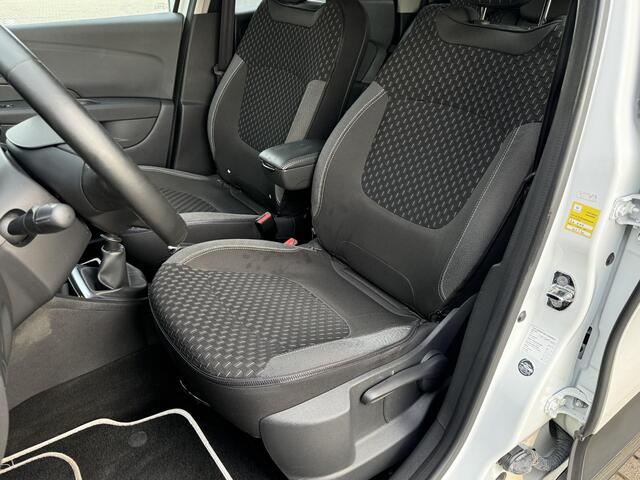 Renault CAPTUR 1.3 TCe Intens / Trekhaak / Navigatie / Camera / Cruise Control / Climate Control