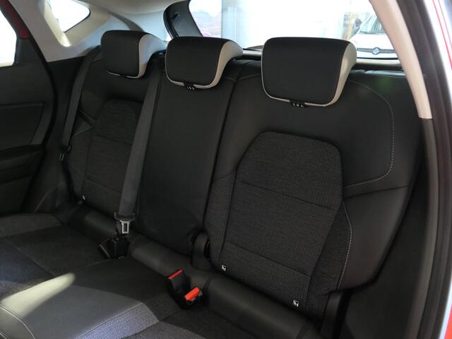 Renault CAPTUR 1.6 E-Tech Plug-in Hybrid 160 Intens - Occasion Lease vanaf ¤494 p/m - Navi - Sensor achter - 17" LMV