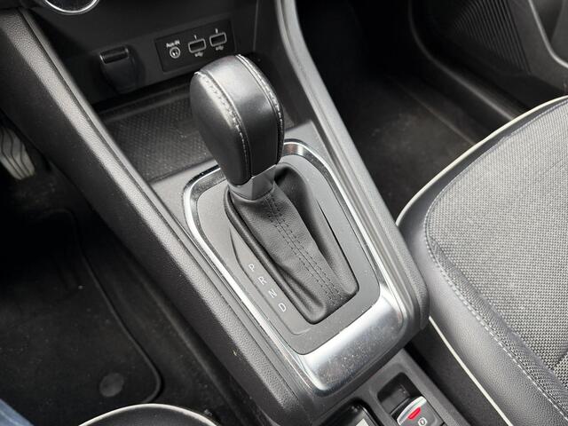 Renault CAPTUR 1.3 TCe 140 PK Intens | Automaat | LED Verlichting | Navigatie | Hoge zitpositie | Parkeersensoren Voor + Achter | Zwart Dak | Climate Control | Cruise Control | Parkeercamera | Lichtmetalen Velgen | Virtual Cockpit |