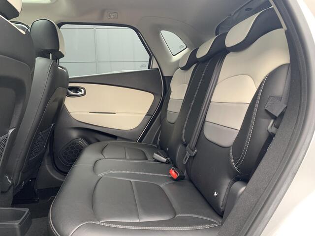 Renault CAPTUR 1.2 TCe Initiale Paris | Automaat | Panoramadak | Dodehoekdetectie | BOSE- audiosysteem