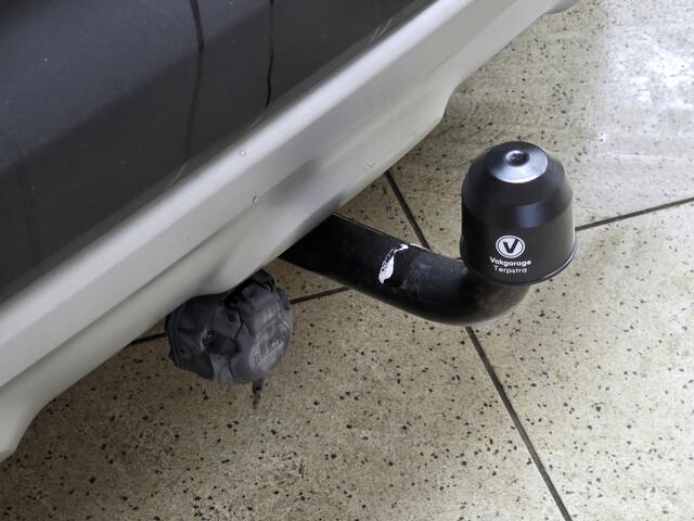 Renault CAPTUR 0.9 TCe Intens /Trekhaak! /LED Koplampen /Camera /KEYLESS /Navi /Climat /Cruise /Elek. pakket /Bluetooth /Regensensor /17"LMV /Extra getint glas /PDC V+A /LED Dagrijverl.