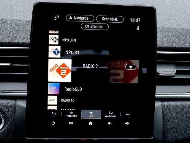 Renault CAPTUR 1.3 140PK Intens Automaat / Trekhaak (1500KG) / Achteruitrijcamera / Stoelverwarming / Dealer Onderhouden / All Season Banden / Navigatie / Apple Carplay & Android Auto / Climate Control / Cruise Control /