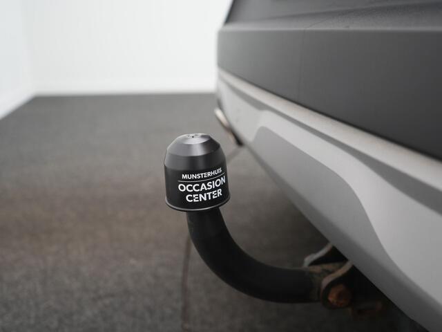 Renault CAPTUR TCe 155 EDC Intens - RIJKLAARPRIJS - 155 pk! - Automaat - Achteruitrijcamera - Adaptive Cruise Control - Sidebars - Trekhaak - Dealeronderhouden