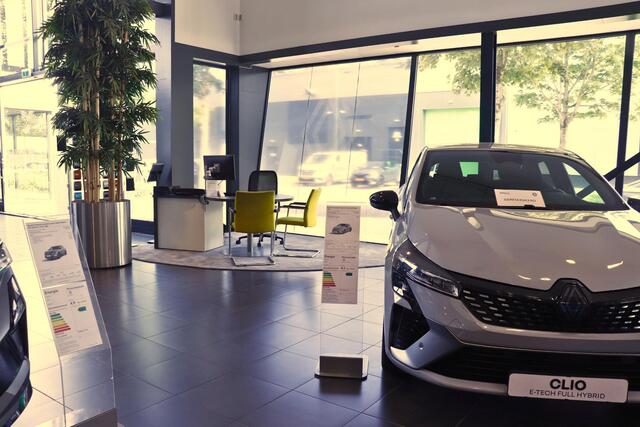 Renault CAPTUR 1.3 TCe 130 Edition One AUTOMAAT / DEALER OND. / NAVI / PDC A / LED / DAKSRAILS / KEYLESS / CRUISE / CLIMATE / BLUETOOTH / DAB / APPLE CARPLAY / ANDROID AUTO / 18'' LMV