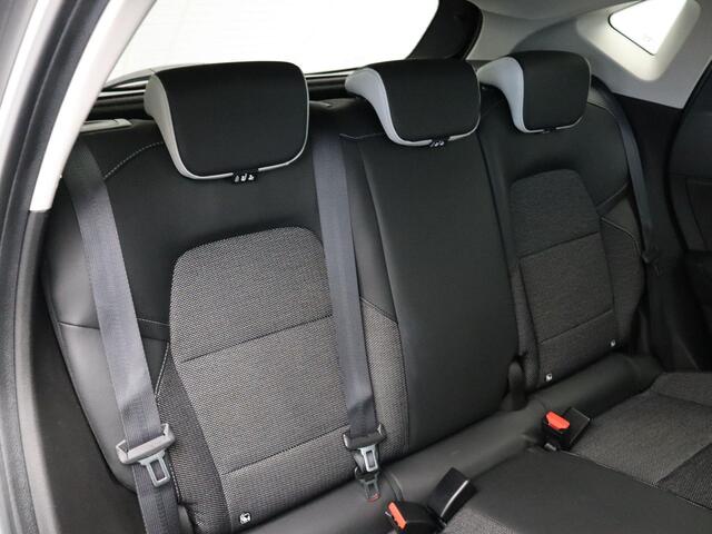 Renault CAPTUR TCe 100pk Intens | Climate Control | Keyless entry en start | Parkeersensoren achter | Lichtmetalen velgen | Apple Carplay & Android Auto |