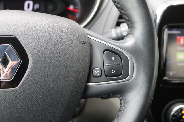 Renault CAPTUR 1.3TCe 150PK Automaat Initiale Paris Navigatie/Camera/Trekhaak/Leder/Stoelverwarming