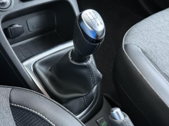 Renault CAPTUR T 90pk Intens Navi Ecc Cruise Control Two-Tone Pdc Keyless 0.9 TCe Lmv 17" Led Regen-Lichtsensor Isofix Bluetooth Privacy Glas Mooie en complete Renault Captur 1148kg licht