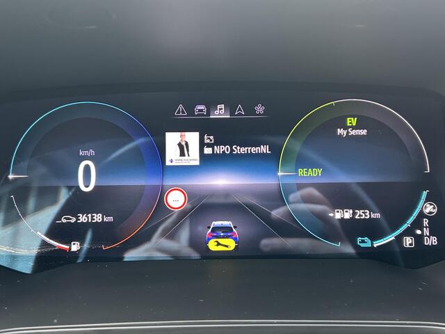 Renault CAPTUR 1.6 E-Tech Plug-in Hybrid 160 Initiale Paris | Leder | Trekhaak | Groot Navi+Camera