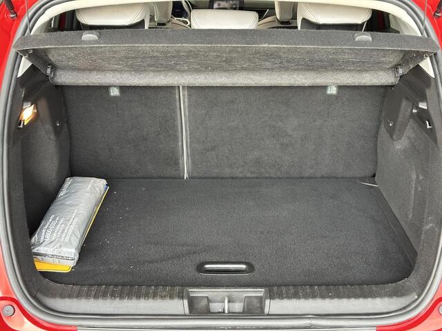 Renault CAPTUR 1.3 TCe 140 EDC Initiale Paris | TREKHAAK | PANORAMADAK | 360 CAMERA | BOSE AUDIOSYSTEEM | ADAPTIVE CRUISE CONTROL