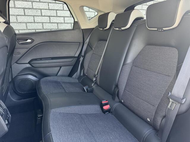 Renault CAPTUR 1.6 E-Tech Plug-in Hybrid 160 Intens | Trekhaak | Achteruitrijcamera | Apple CarPlay / Android Auto | Navigatie |