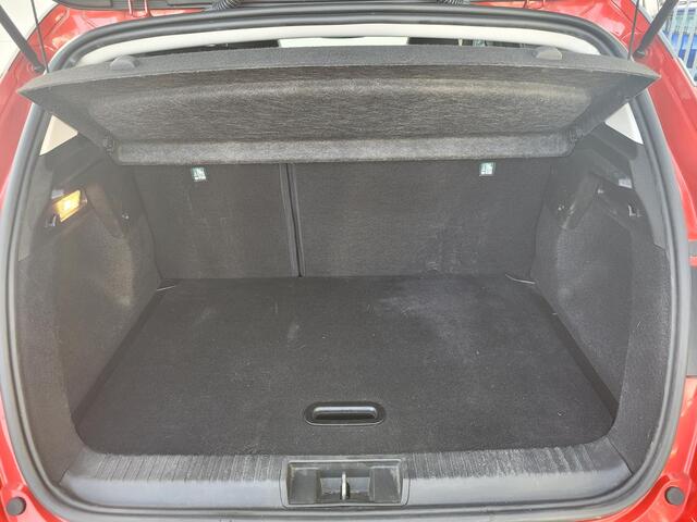 Renault CAPTUR 1.3 TCe 140 Intens | Automaat | Hoge Zit | Navigatie | Camera