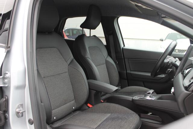 Renault CAPTUR 1.3 TCe 140 PK Rive Gauche | Automaat | Stuurverwarming | Groot scherm | sensoren voor en camera achter |