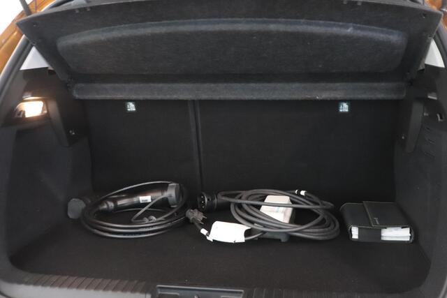 Renault CAPTUR 1.6 E-Tech Plug-in Hybrid 160 Intens | BOSE audio | 360° camera | Climate control | Navigatie |