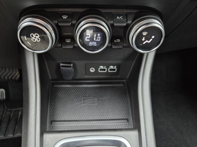 Renault CAPTUR 1.3 mild hybrid 160 techno Automaat / Pack Full Screen / Adaptief cruise control / Apple Carplay Android Auto / Trekgewicht 1500 kg / Climate control / Achteruitrijcamera / Stuurverwarming /