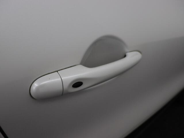 Renault CAPTUR 1.2 TCe Intens / AUTOMAAT / ACHTERUITRIJ CAMERA / NAVIGATIE / CLIMATE CONTROL /