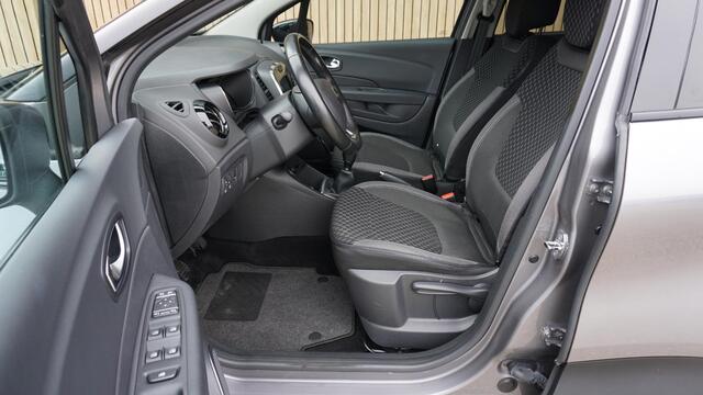 Renault CAPTUR 0.9 TCe 90pk 5Drs Intens LED Keyless A-Camera Clima Cruise Control *NL Captur*