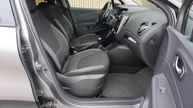 Renault CAPTUR 0.9 TCe 90pk 5Drs Intens LED Keyless A-Camera Clima Cruise Control *NL Captur*