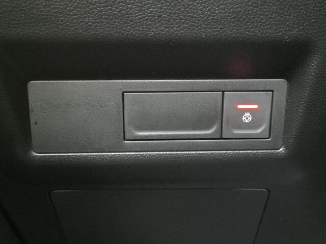 Renault CAPTUR 1.6 E-Tech Plug-in Hybrid 160 Intens Automaat / Pack parking / Stuur en Stoel verwarming / Apple Carplay Android Auto / Achteruitrijcamera / Keyless Entry/Start / Draadloze telefoon lader / Cruise control / Navigatie /