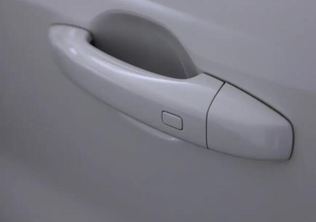 Renault CAPTUR 1.3 TCe Automaat 130pk Initiale Paris Trekhaak/ trekgewicht 1500kg/Leder/Pano/Camera/Winterpakket/AllSeasonbanden