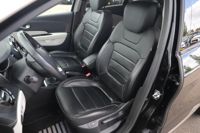 Renault CAPTUR 1.2 TCe Initiale Paris BOSE Lederen Bekleding Navigatie Achteruitrijcamera LED Stoelverwarming