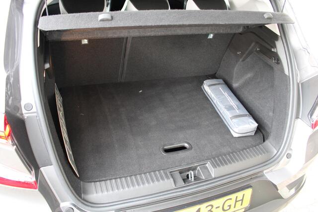 Renault CAPTUR 1.0 TCe 90 techno Achterruitrijcamera | Climate control | Cruise Control | Parkeersensoren