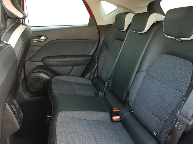 Renault CAPTUR 1.0 TCe 100 Intens, Trekhaak / Carplay + Android Auto / Camera + Sensoren / Climate Control / 17'' LMV