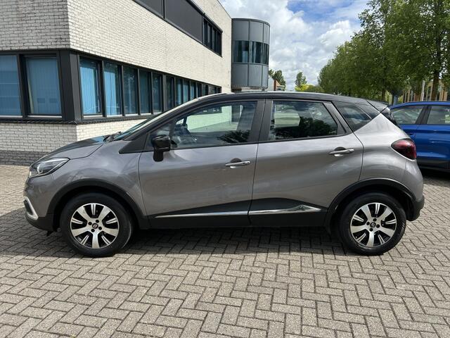 Renault CAPTUR 0.9 TCe Limited NAVI CRUISE CARPLAY.
