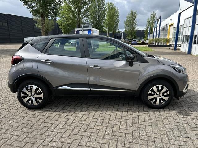 Renault CAPTUR 0.9 TCe Limited NAVI CRUISE CARPLAY.