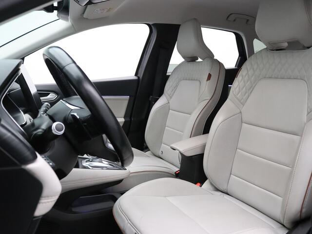 Renault CAPTUR TCe 130 Initiale Paris Rondomzicht camera