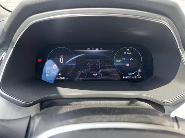Renault CAPTUR 1.6 E-Tech Plug-in Hybrid 160 Intens | Stoelverwarming | 360° camera | BOSE-audio | Navigatie | All-Season banden |