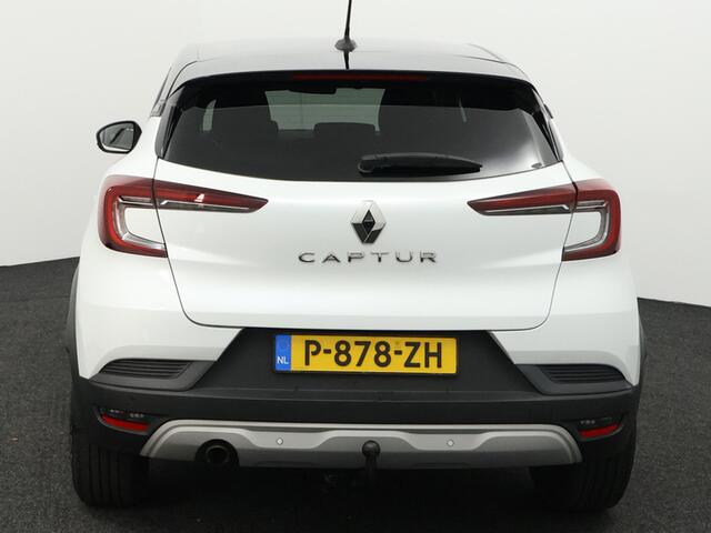 Renault CAPTUR 1.0 TCe 90 Zen Trekhaak, Airco, Apple Carplay/Android Auto, Cruise control, Achteruitrijcamera,keyless entry/start, Rijstrooksensor met correctie De Renault Captur 1.0 TCe 90 Zen is een ruime en comfortabele SUV met een moderne en luxe uitstraling. Dankzi