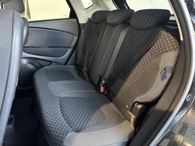 Renault CAPTUR 1.3 TCe Intens AUTOMAAT | ACHTERUITRIJCAMERA | PARKEERSENSOREN ACHTER | NAVIGATIE | CLIMATE CONTROL |