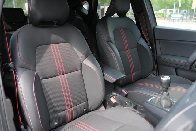 Renault CAPTUR 1.3 TCe 140 R.S. Line | Navi | Climate | Cruise | Camera | PDC | Trekhaak