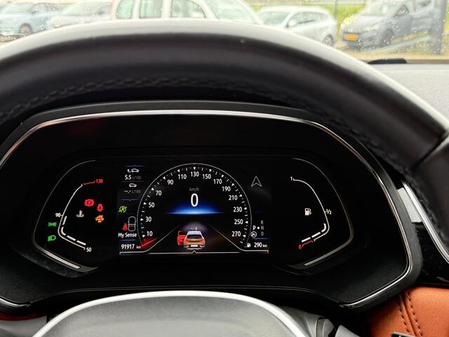 Renault CAPTUR 1.3 TCe 130 Intens | Trekhaak | Navigatie | Achteruitrijcamera | DAB | Climate Control | Lichtmetaal 18'' | Key-less | LED |