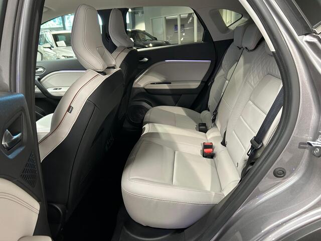 Renault CAPTUR 1.6 E-Tech Hybrid 145 Initiale Paris | Camera | Navigatie | Stoel & Stuurwiel verwarming |