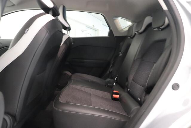Renault CAPTUR 1.3 TCe 140 Intens | Climate control | Camera | AppleCarplay AndroidAuto | Navigatie | Cruise control | Trekhaak |