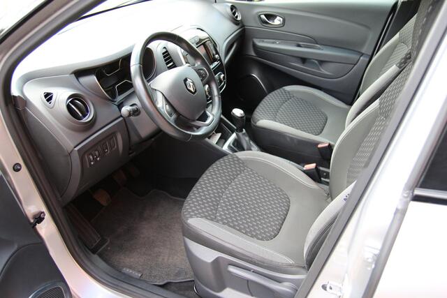Renault CAPTUR 0.9 90pk TCe Intens UNIEKE KM.STAND! | Luxe! | Unieke km.stand | Navigatie | Cruise control | Climate control | LED | Centr. deurvergr. | Lichtm. velgen | Parkeersensoren | Metallic lak |