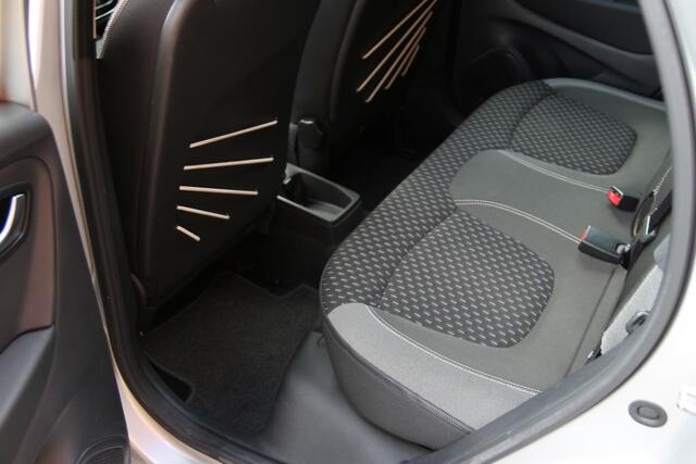 Renault CAPTUR 0.9 90pk TCe Intens UNIEKE KM.STAND! | Luxe! | Unieke km.stand | Navigatie | Cruise control | Climate control | LED | Centr. deurvergr. | Lichtm. velgen | Parkeersensoren | Metallic lak |