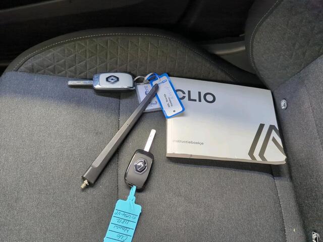 Renault CLIO 1.0 TCe 90 Equilibre| PDC | Navigatie | Armsteun 12 mnd BOVAG garantie Whatsapp 06-53188999