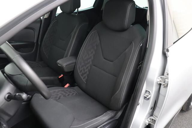 Renault CLIO 0.9 TCe 90 PK Limited Carplay Navi Keyless Park. Sens LED
