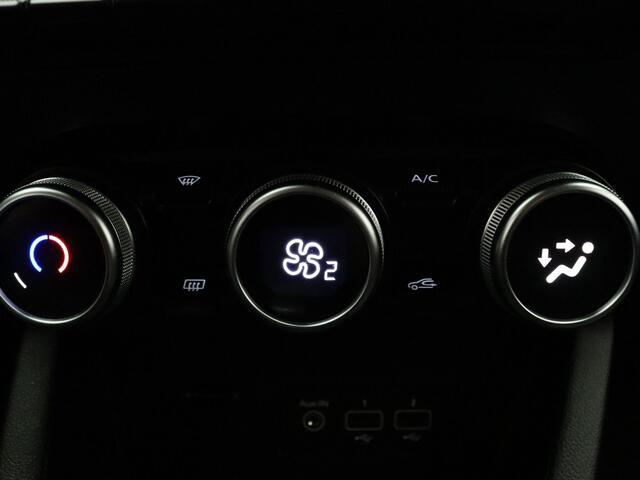 Renault CLIO 141pk E-Tech Hybrid 140 Zen Bedrijfswagen uitvoering Cruise | Climate | Carplay | Navi | Parkeersens. achter