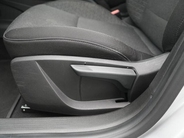 Renault CLIO TCe 90 Equilibre - RIJKLAARPRIJS - Navigatiesysteem