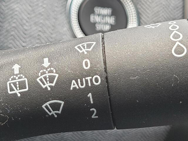 Renault CLIO 1.6 E-Tech Full Hybrid 145 techno