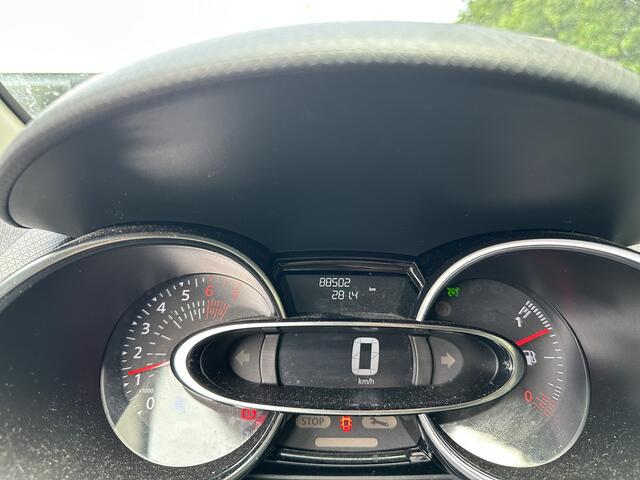 Renault CLIO Estate 0.9 TCe Zen All-in Prijs Binnenkort meer foto's, auto is al wel te bezichtigen