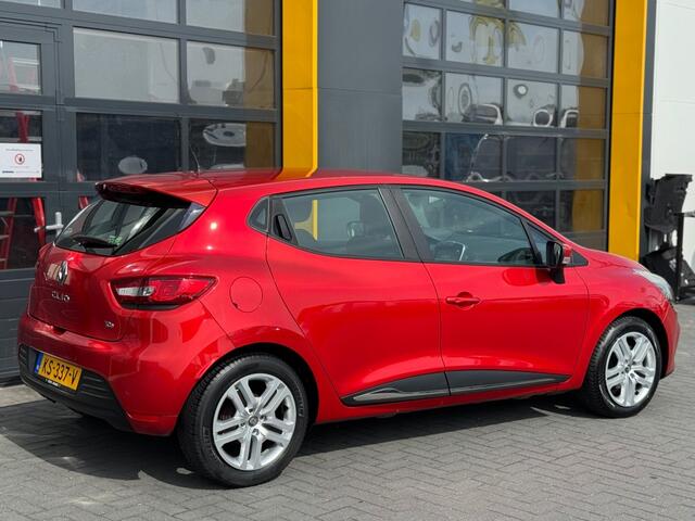 Renault CLIO TCe 90 Zen Parkeersensoren