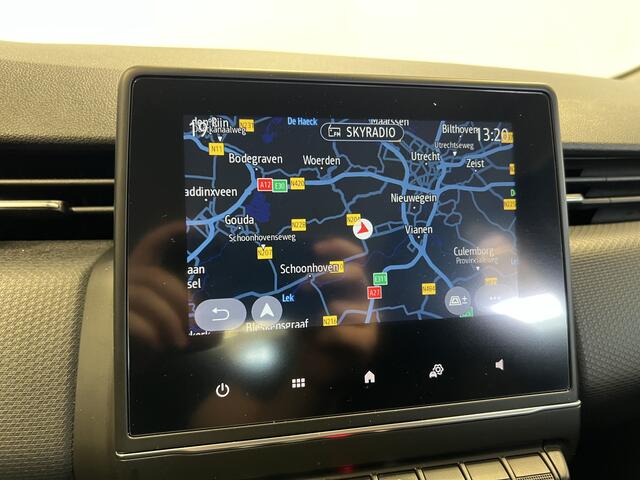 Renault CLIO 1.0 TCe Zen | Navigatie | Parkeersensoren | Cruise control |