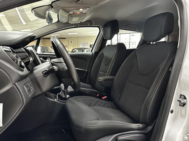 Renault CLIO Estate 0.9 TCe Limited/ LED Dagrijverl./ Apple+Android/ DAB+/ 16''LMV/ Keyless/ Clima/ Navi/ Cruise/ Bluetooth/ Multi.LEDER.Stuur/ Elek.Pakket/ Isofix/ PDC Achter.