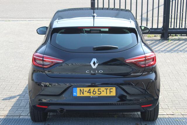 Renault CLIO 1.0 TCe Zen Navigatie/Cruise control/Apple carplay/Airco/Lane assist/Multifunctioneel stuurwiel/Spraakbediening/Actief remmen/Verkeersbord herkenning/Elektrische ramen/Elektrisch verstelbare spiegels.