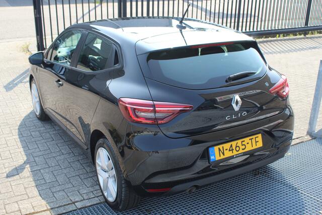 Renault CLIO 1.0 TCe Zen Navigatie/Cruise control/Apple carplay/Airco/Lane assist/Multifunctioneel stuurwiel/Spraakbediening/Actief remmen/Verkeersbord herkenning/Elektrische ramen/Elektrisch verstelbare spiegels.